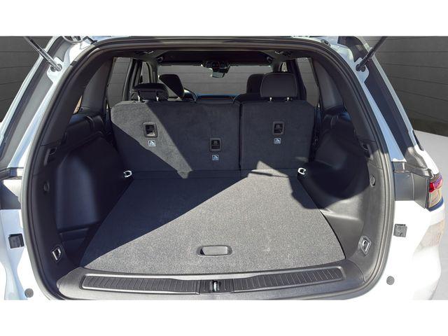 2026 Jeep Grand Cherokee Laredo 4x2