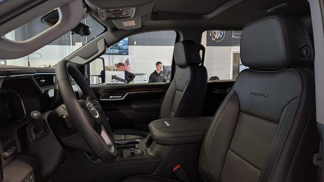 2026 GMC Sierra 2500HD Crew Cab, Standard Bed, Denali, 4WD