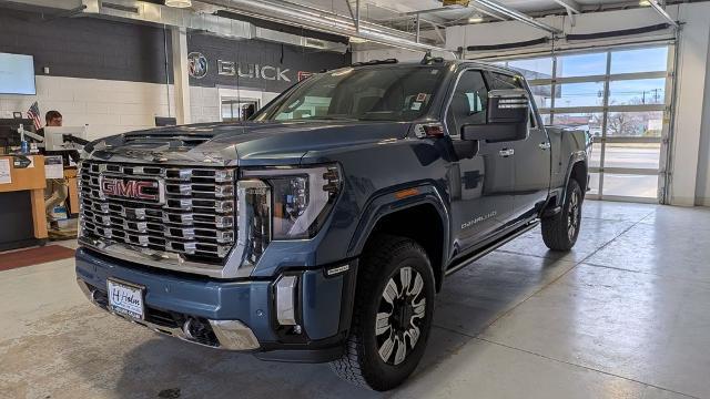 2026 GMC Sierra 2500HD Crew Cab, Standard Bed, Denali, 4WD