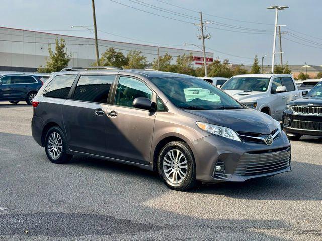 2020 Toyota Sienna XLE