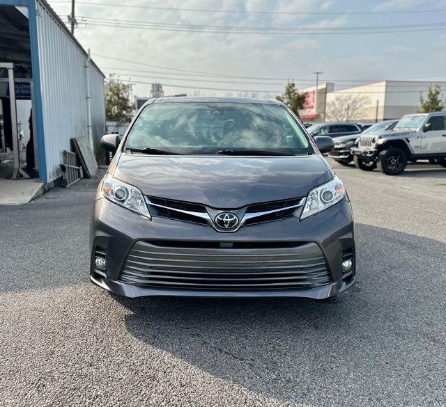 2020 Toyota Sienna XLE