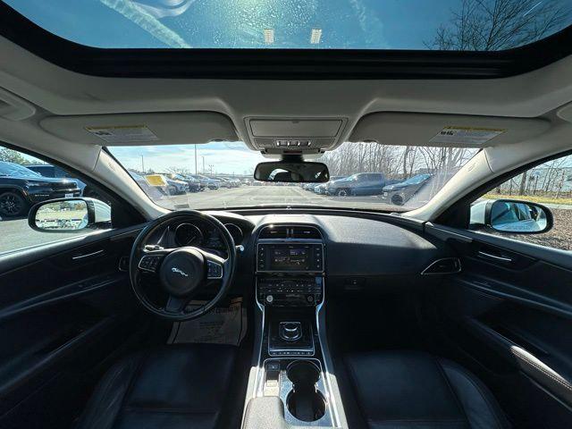 2017 Jaguar XE 20d Prestige 2017 Jaguar XE 20d Prestige