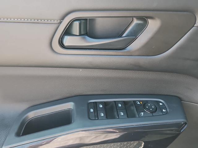 2025 Nissan Pathfinder SV FWD