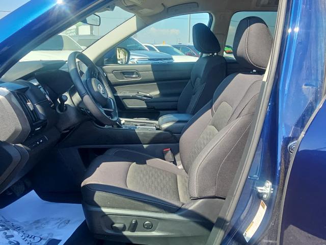2025 Nissan Pathfinder SV FWD