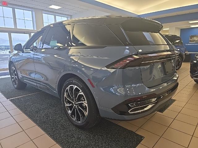 2025 Lincoln Nautilus Reserve