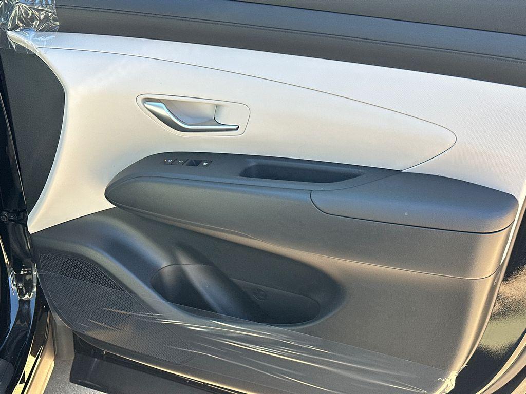 New 2026 Phantom Black HYUNDAI SEL FWD image 15