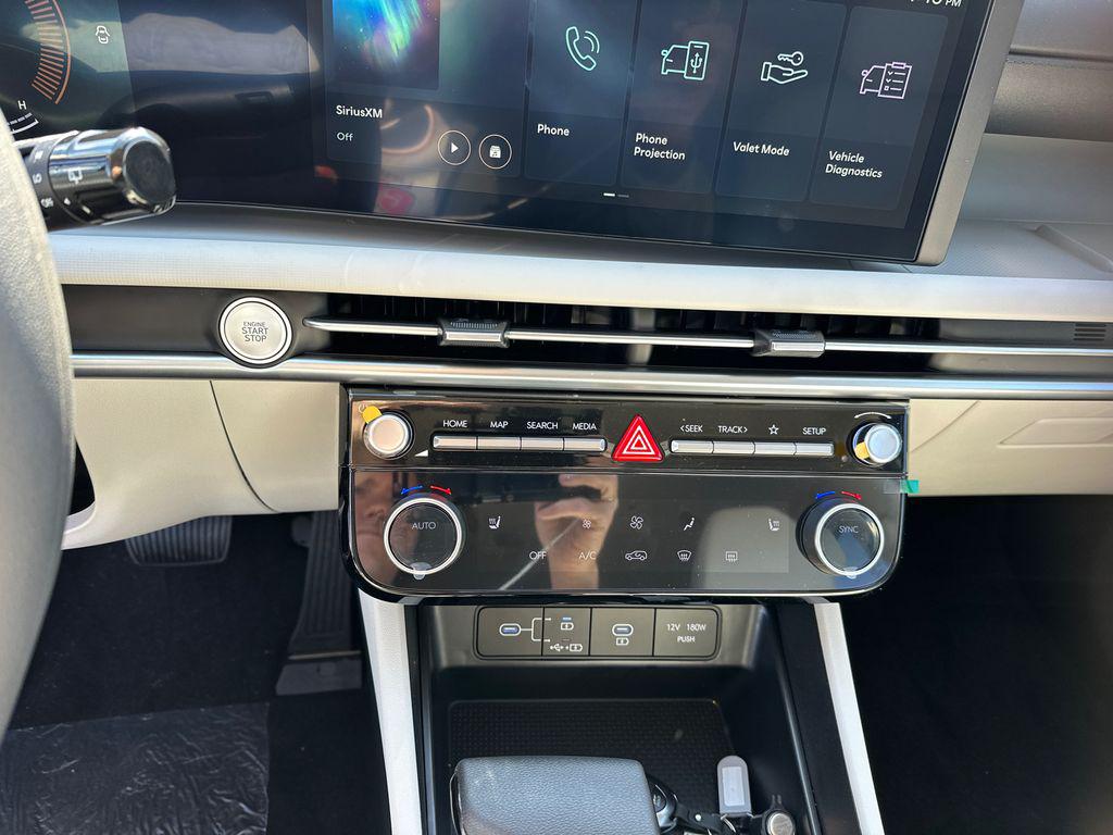 New 2026 Phantom Black HYUNDAI SEL FWD image 30