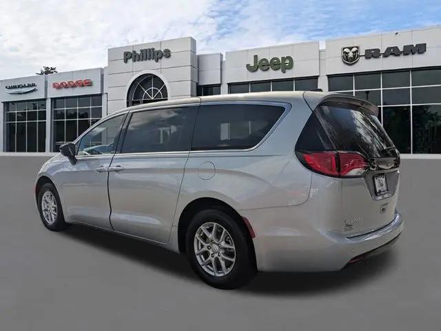 2026 Chrysler Voyager LX