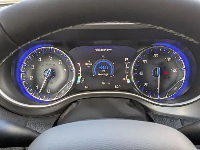 2026 Chrysler Voyager LX