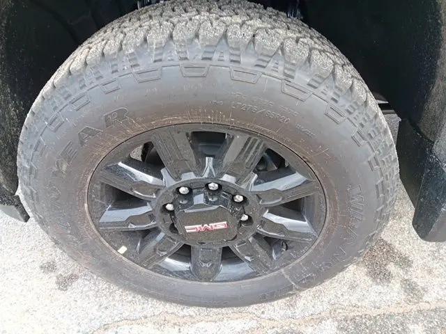 2026 GMC Sierra 2500HD Crew Cab, Standard Bed, AT4, 4WD
