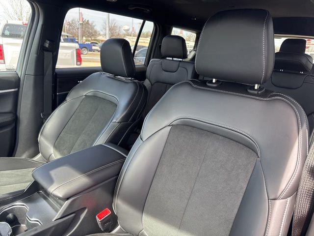 2026 Jeep Grand Cherokee L Altitude 4x4