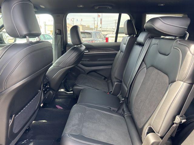 2026 Jeep Grand Cherokee L Altitude 4x4