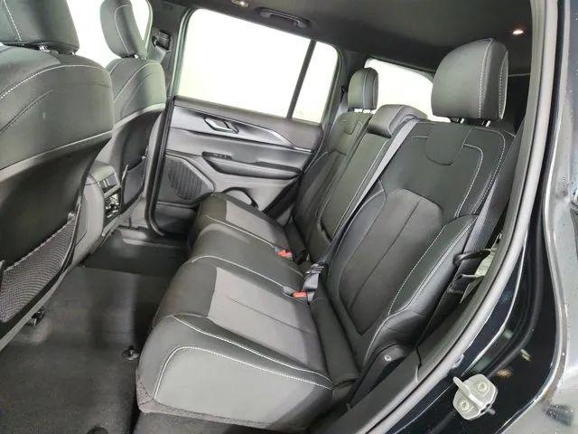 2026 Jeep Grand Cherokee Altitude 4x4