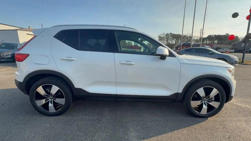 2023 Volvo XC40 B5 Core