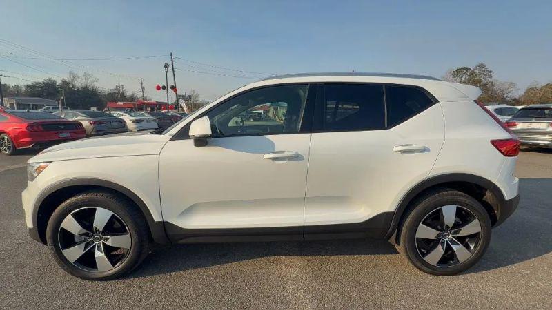 2023 Volvo XC40 B5 Core