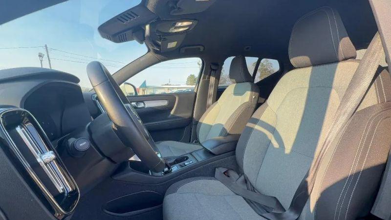 2023 Volvo XC40 B5 Core