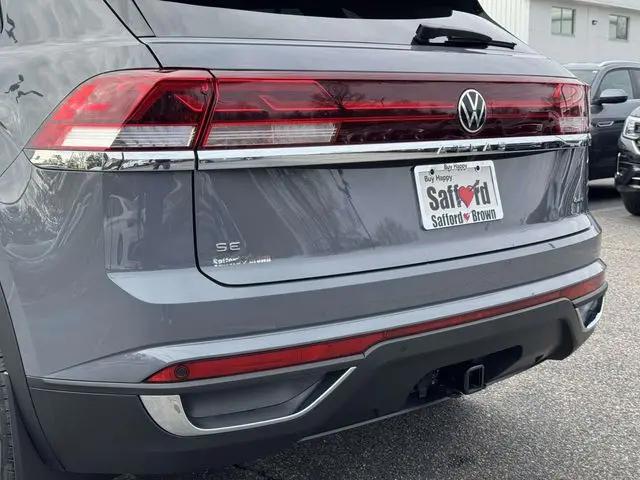 2026 Volkswagen Atlas Cross Sport SE with Technology