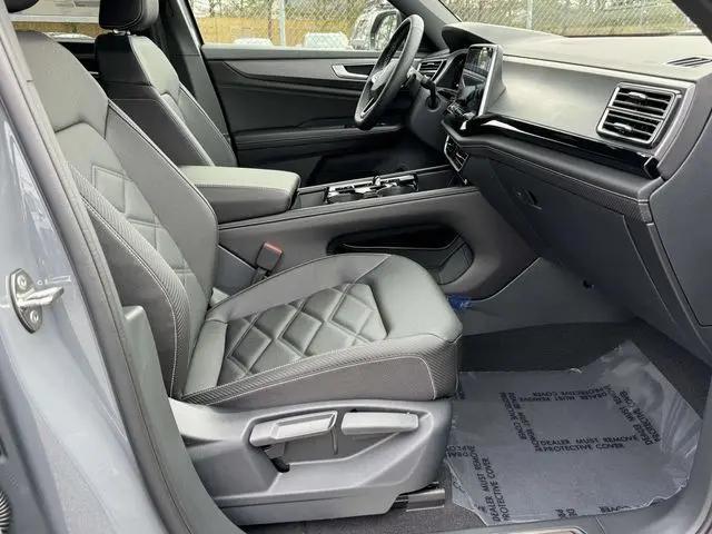 2026 Volkswagen Atlas Cross Sport SE with Technology