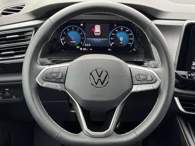 2026 Volkswagen Atlas Cross Sport SE with Technology