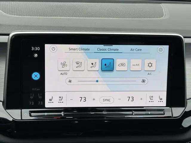 2026 Volkswagen Atlas Cross Sport SE with Technology