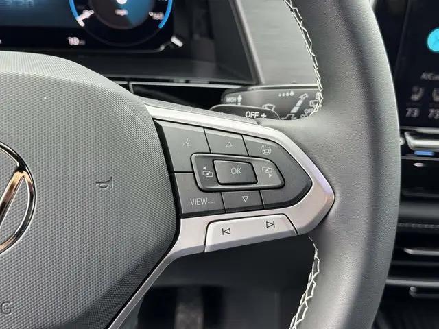 2026 Volkswagen Atlas Cross Sport SE with Technology