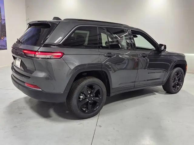 2026 Jeep Grand Cherokee Limited 4x2
