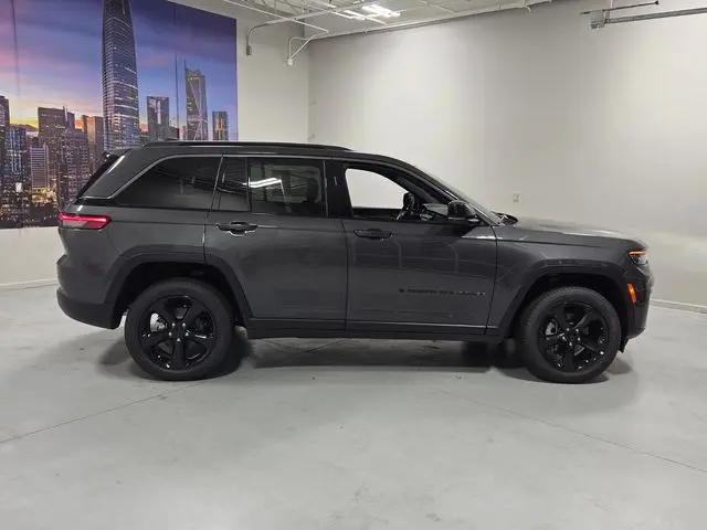2026 Jeep Grand Cherokee Limited 4x2