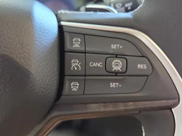 2026 Jeep Grand Cherokee Limited 4x2