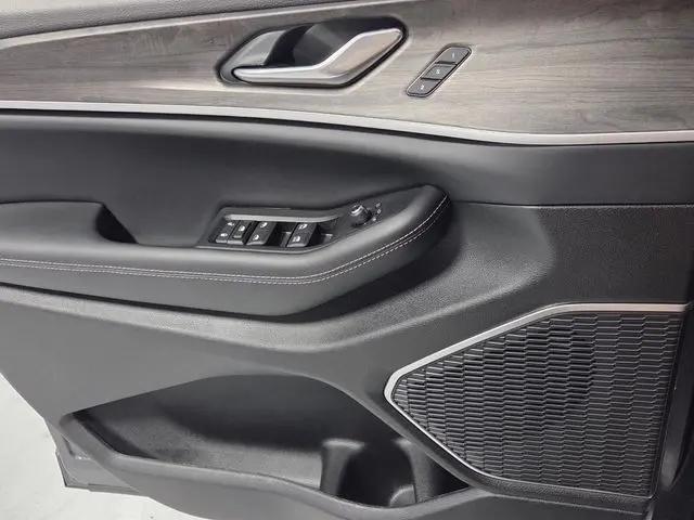 2026 Jeep Grand Cherokee Limited 4x2