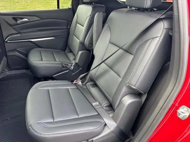 2026 Chevrolet Traverse FWD LT