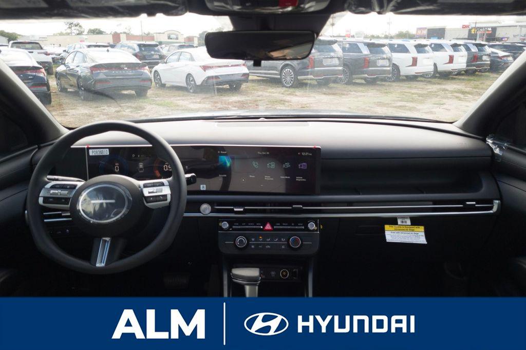 New 2026 Phantom Black HYUNDAI SE FWD image 18