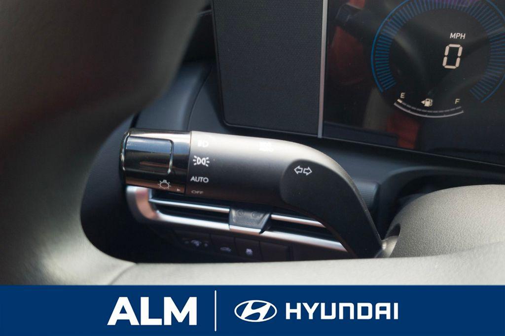 New 2026 Phantom Black HYUNDAI SE FWD image 29