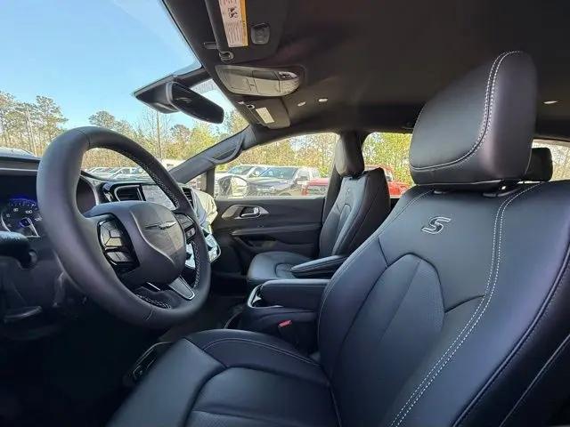 2026 Chrysler Pacifica Select AWD