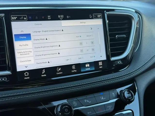 2026 Chrysler Pacifica Select AWD