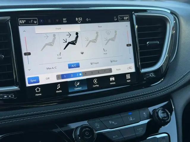 2026 Chrysler Pacifica Select AWD