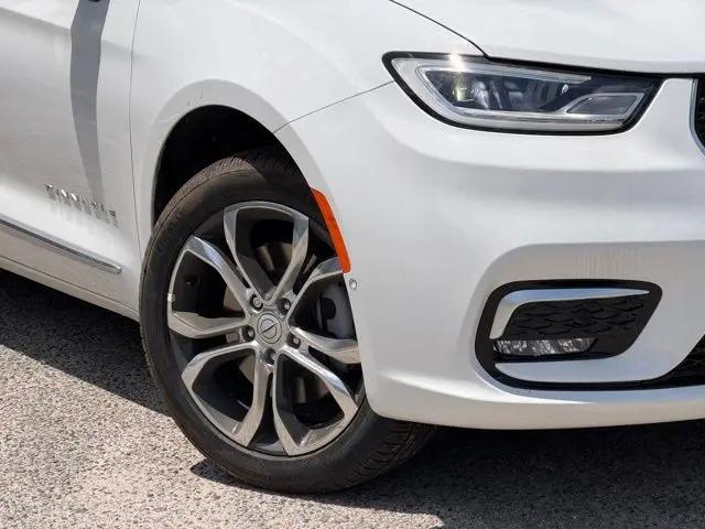 2026 Chrysler Pacifica Pinnacle AWD