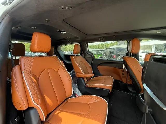 2026 Chrysler Pacifica Pinnacle AWD