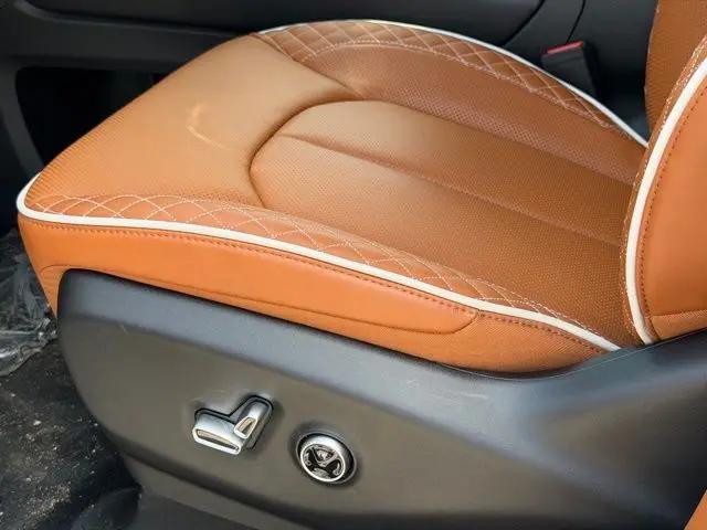 2026 Chrysler Pacifica Pinnacle AWD