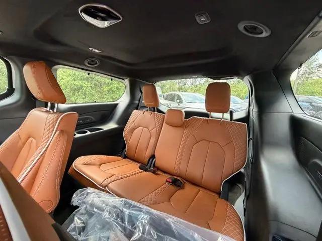 2026 Chrysler Pacifica Pinnacle AWD