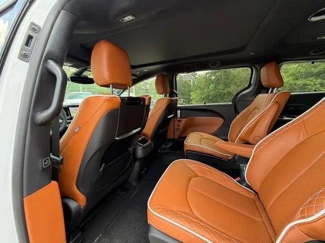 2026 Chrysler Pacifica Pinnacle AWD