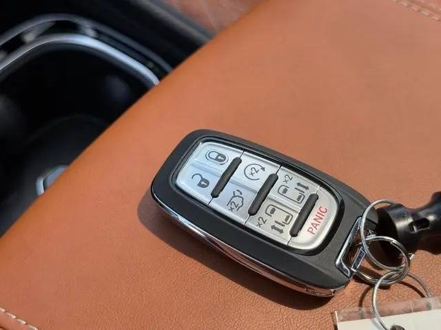 2026 Chrysler Pacifica Pinnacle AWD