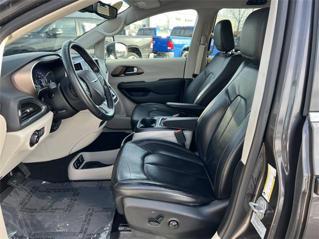 2017 Chrysler Pacifica Touring-L Plus