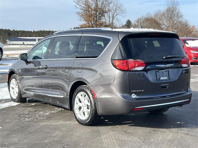 2017 Chrysler Pacifica Touring-L Plus