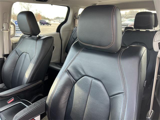 2017 Chrysler Pacifica Touring-L Plus