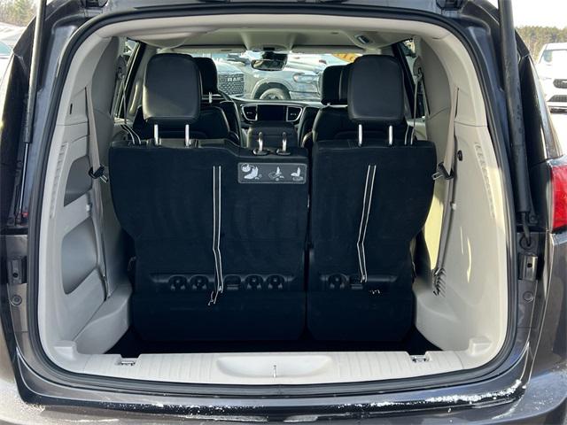2017 Chrysler Pacifica Touring-L Plus