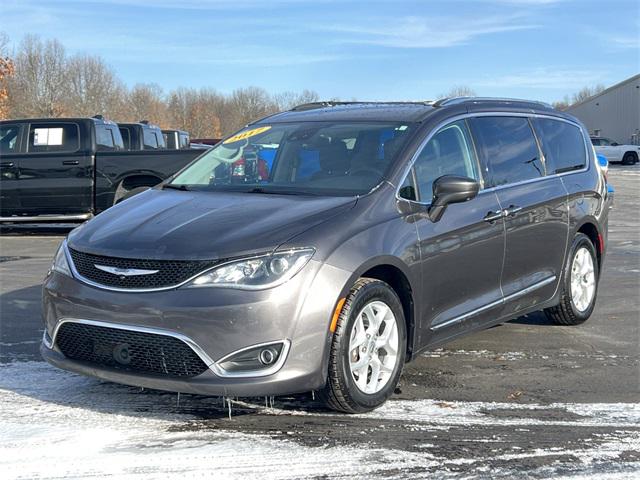 2017 Chrysler Pacifica Touring-L Plus