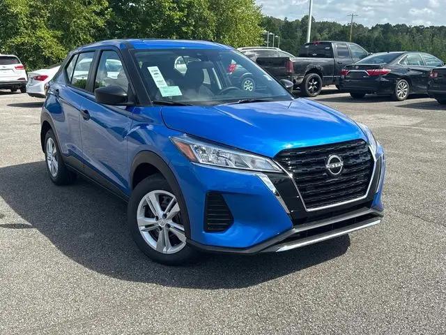 2025 Nissan Kicks S