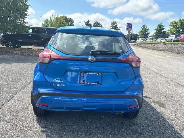 2025 Nissan Kicks S