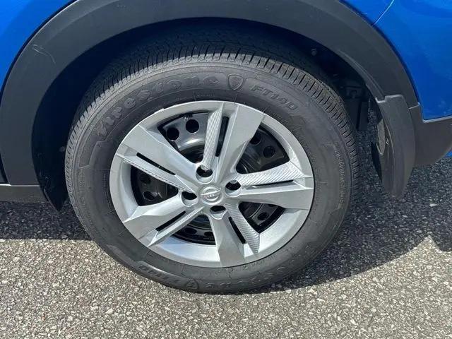 2025 Nissan Kicks S