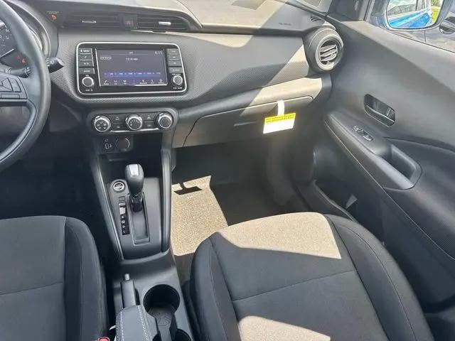 2025 Nissan Kicks S